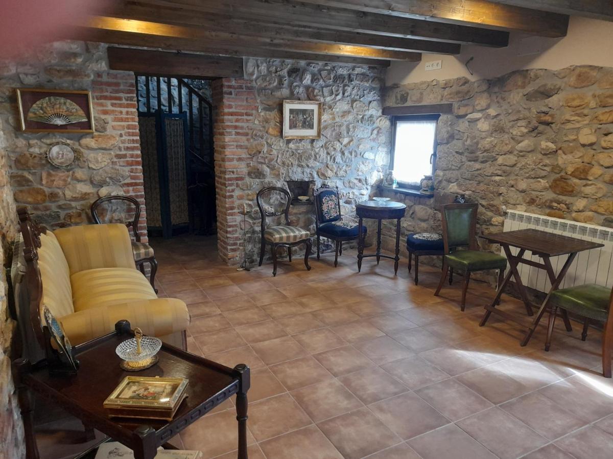 La Posada Del Canario Cangas de Onis Exterior photo